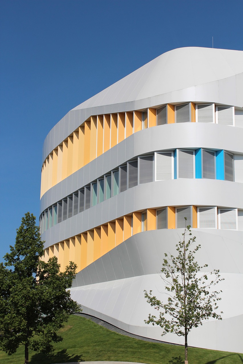 university-of-stuttgart-547396_1280